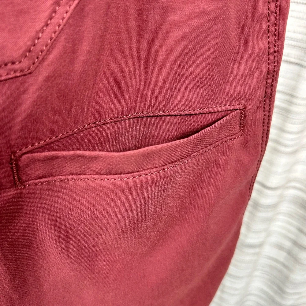 Duluth Trading Co Skort Rose Red Womens Size 16 Hiking Outdoor Active EUC
